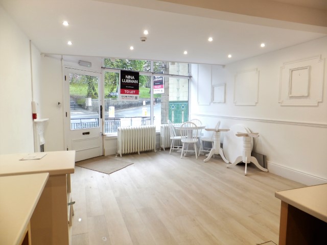 Retail unit to let in Buxton town centre